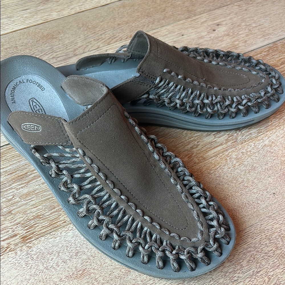 KEEN Men's Brown Round Toe Slip-On Mule Sandals